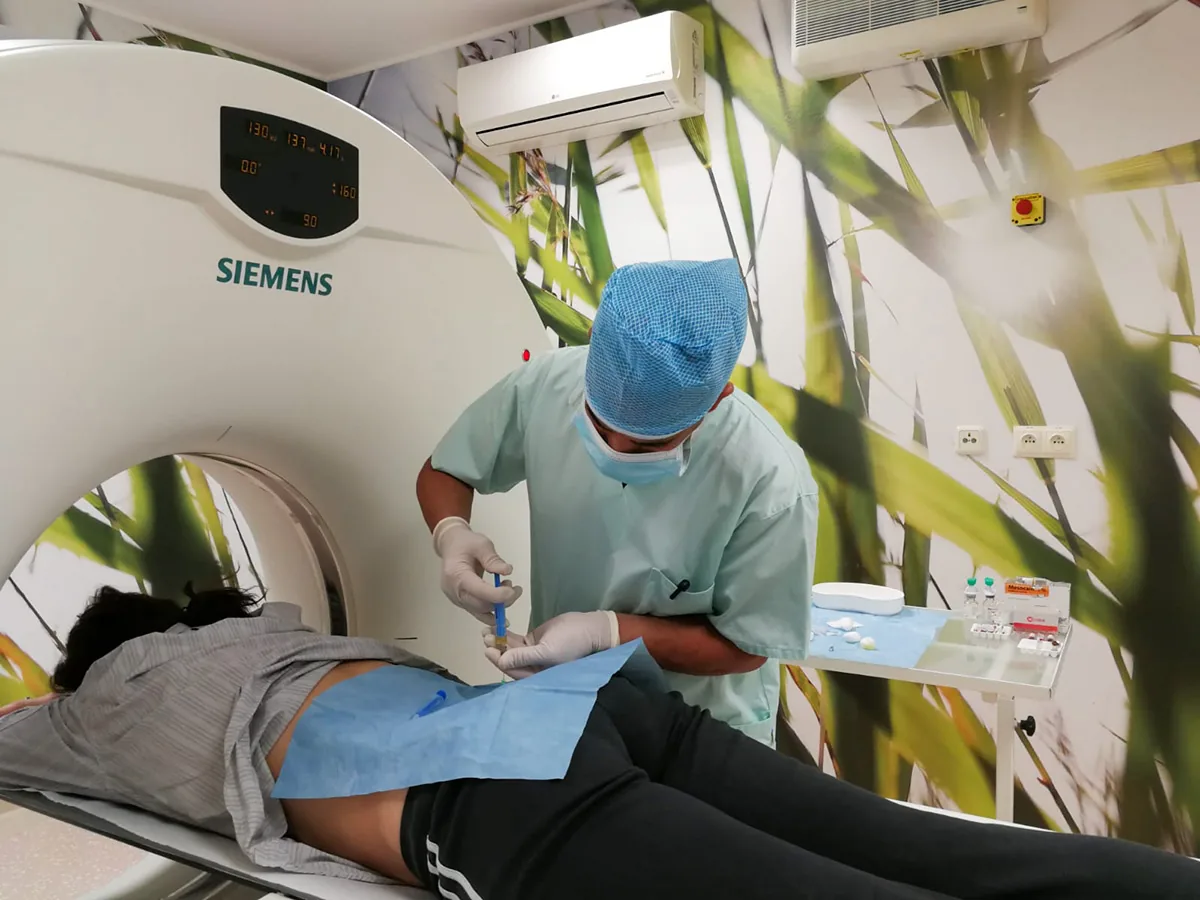 CT-navigovaný ozónoterapeutický zákrok v ambulancii Ozónová terapia, Dolný Kubín